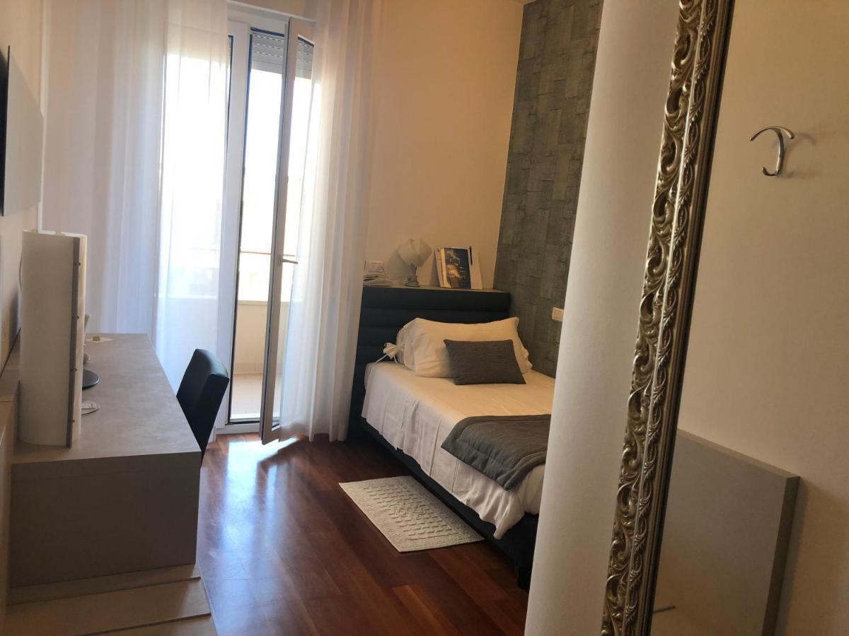 Hotel Alexander Gabicce Mare Buitenkant foto
