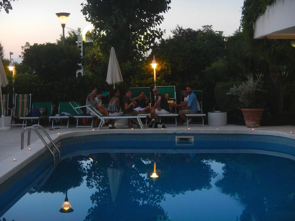 Hotel Alexander Gabicce Mare Buitenkant foto
