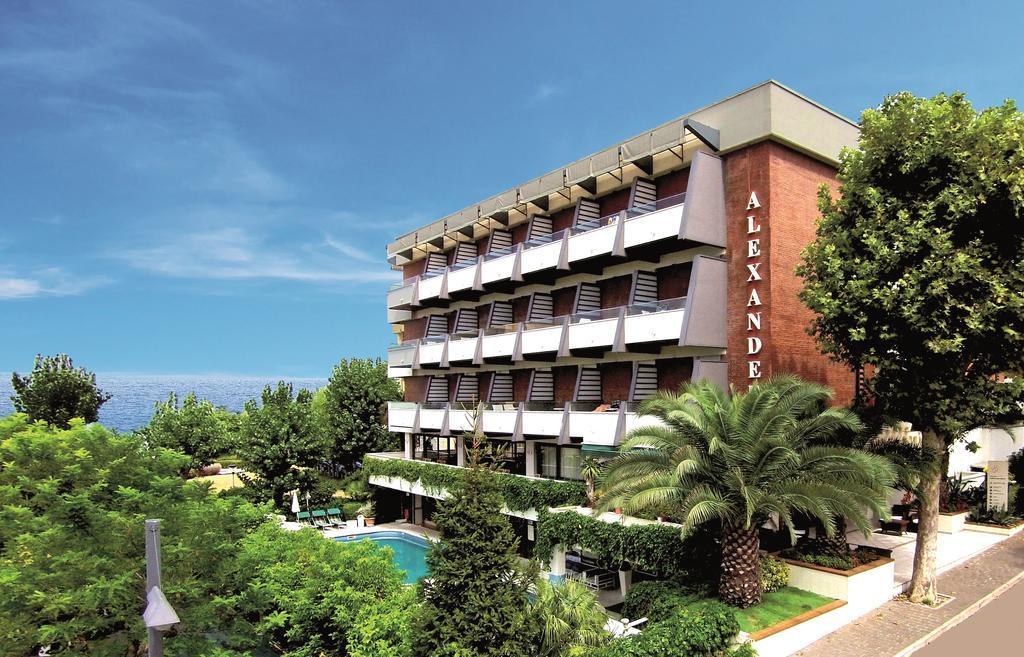 Hotel Alexander Gabicce Mare Buitenkant foto