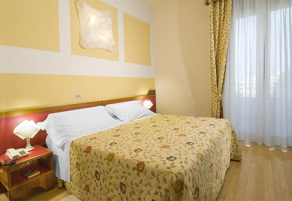 Hotel Alexander Gabicce Mare Buitenkant foto