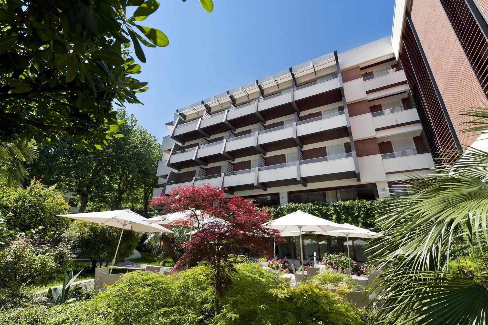 Hotel Alexander Gabicce Mare Buitenkant foto