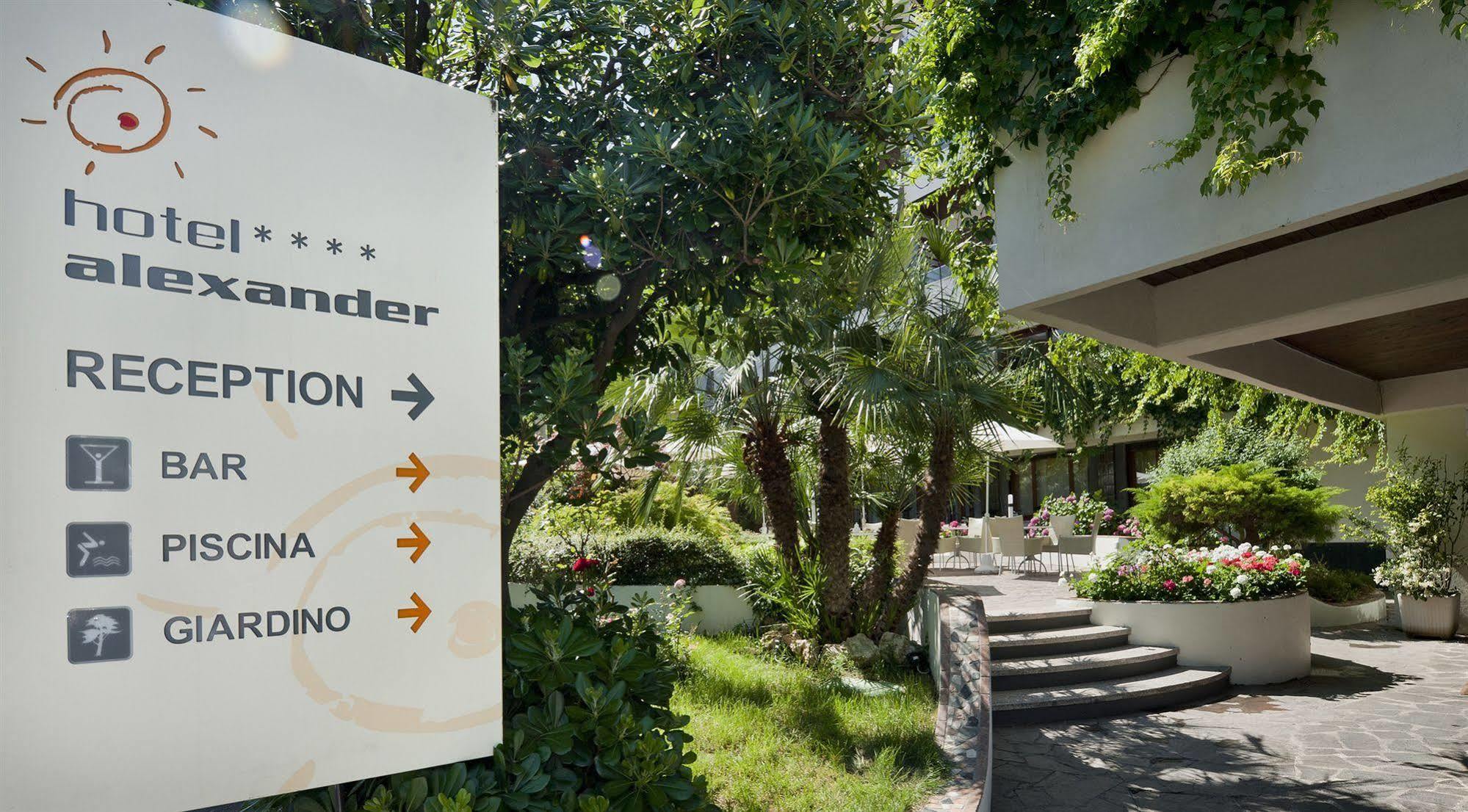 Hotel Alexander Gabicce Mare Buitenkant foto
