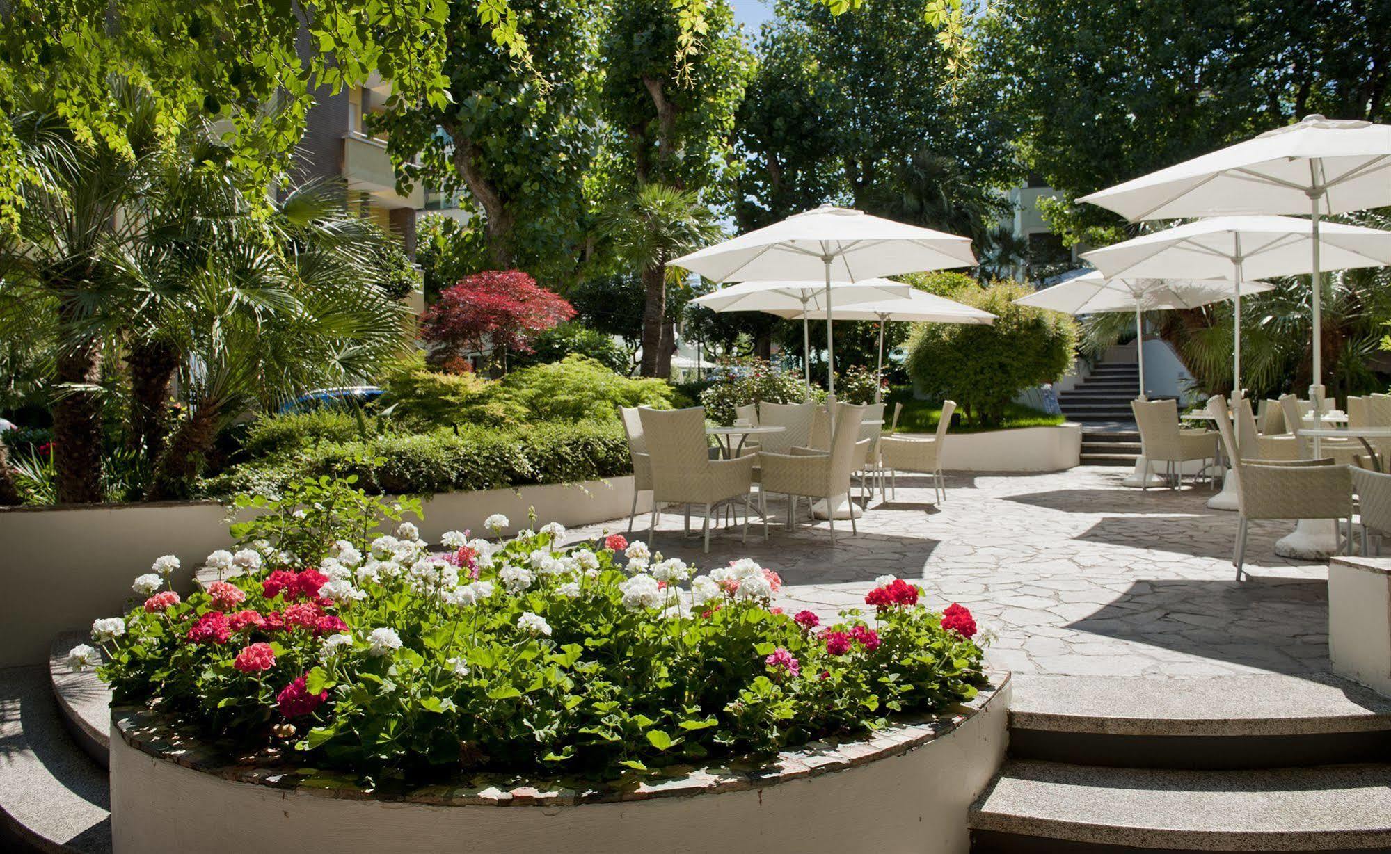 Hotel Alexander Gabicce Mare Buitenkant foto