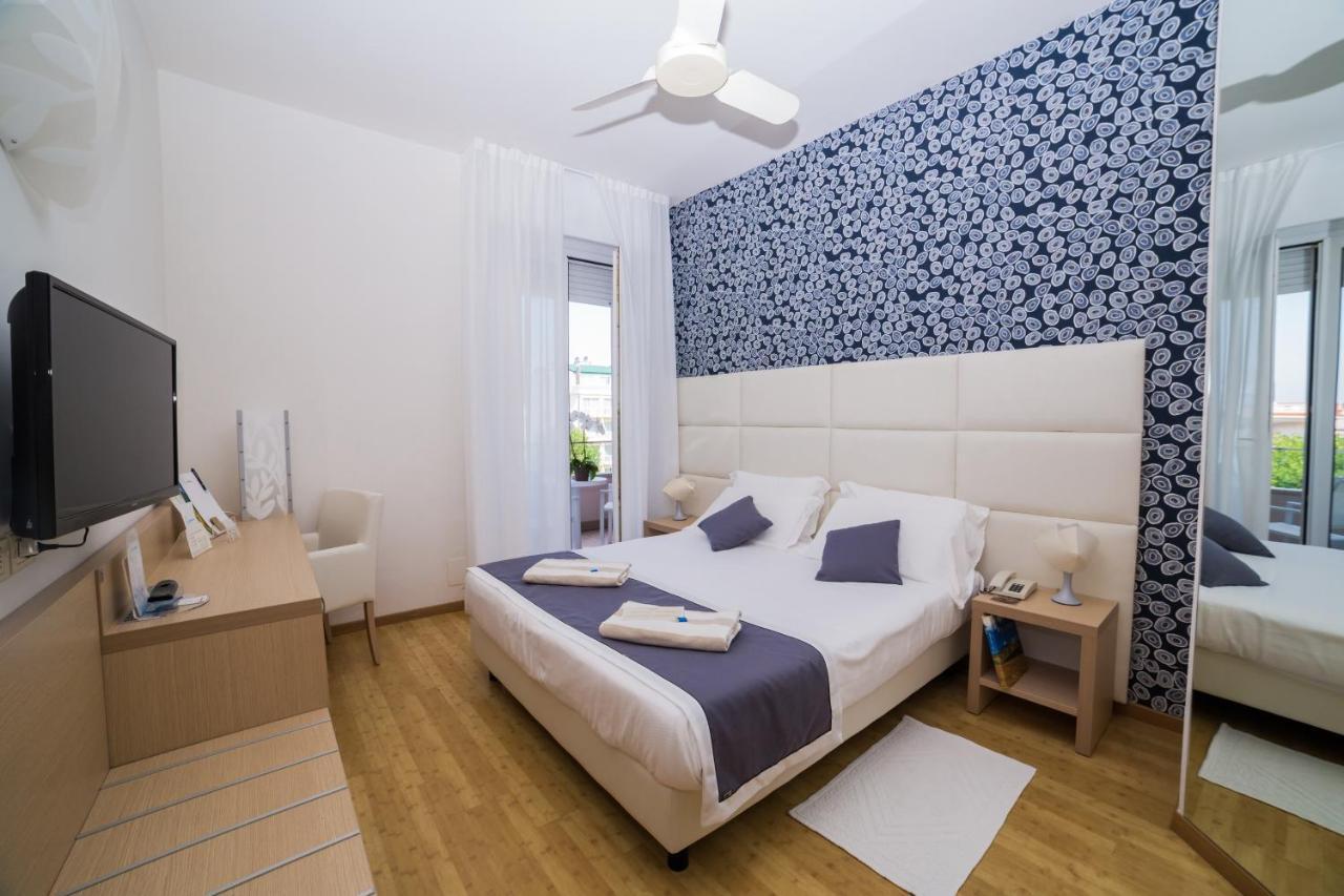 Hotel Alexander Gabicce Mare Buitenkant foto